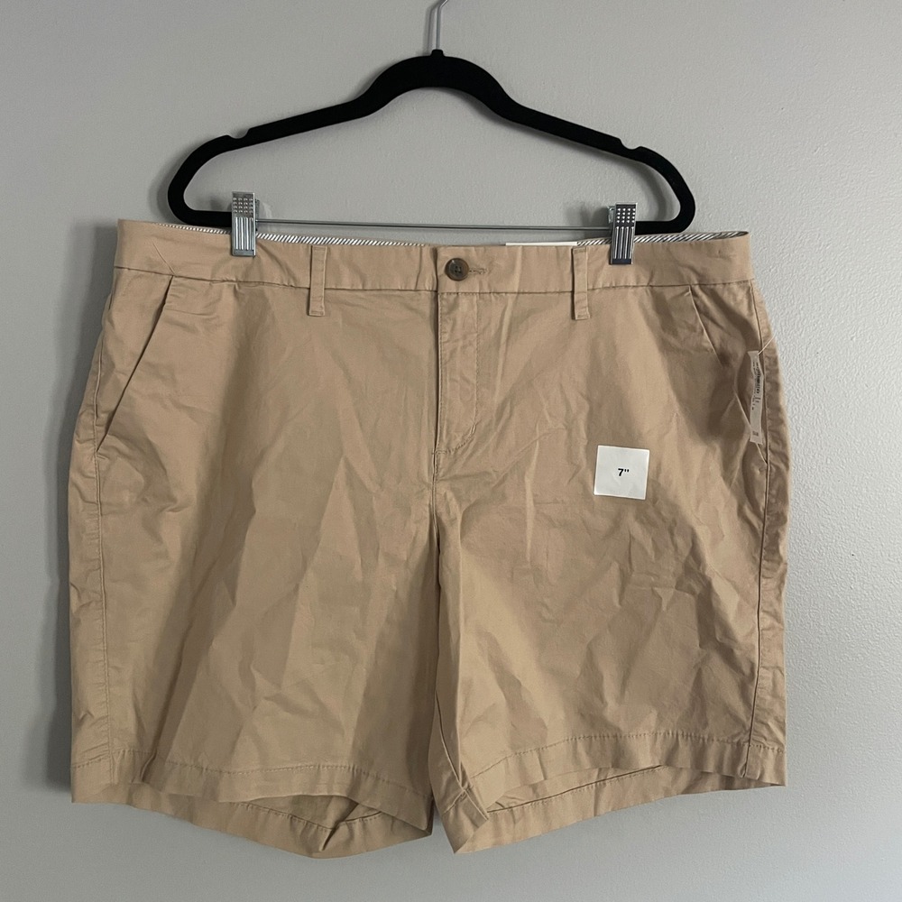 Old Navy Everyday Short Womens 16 Tan Khaki 7 Inch Inseam Chino Casual